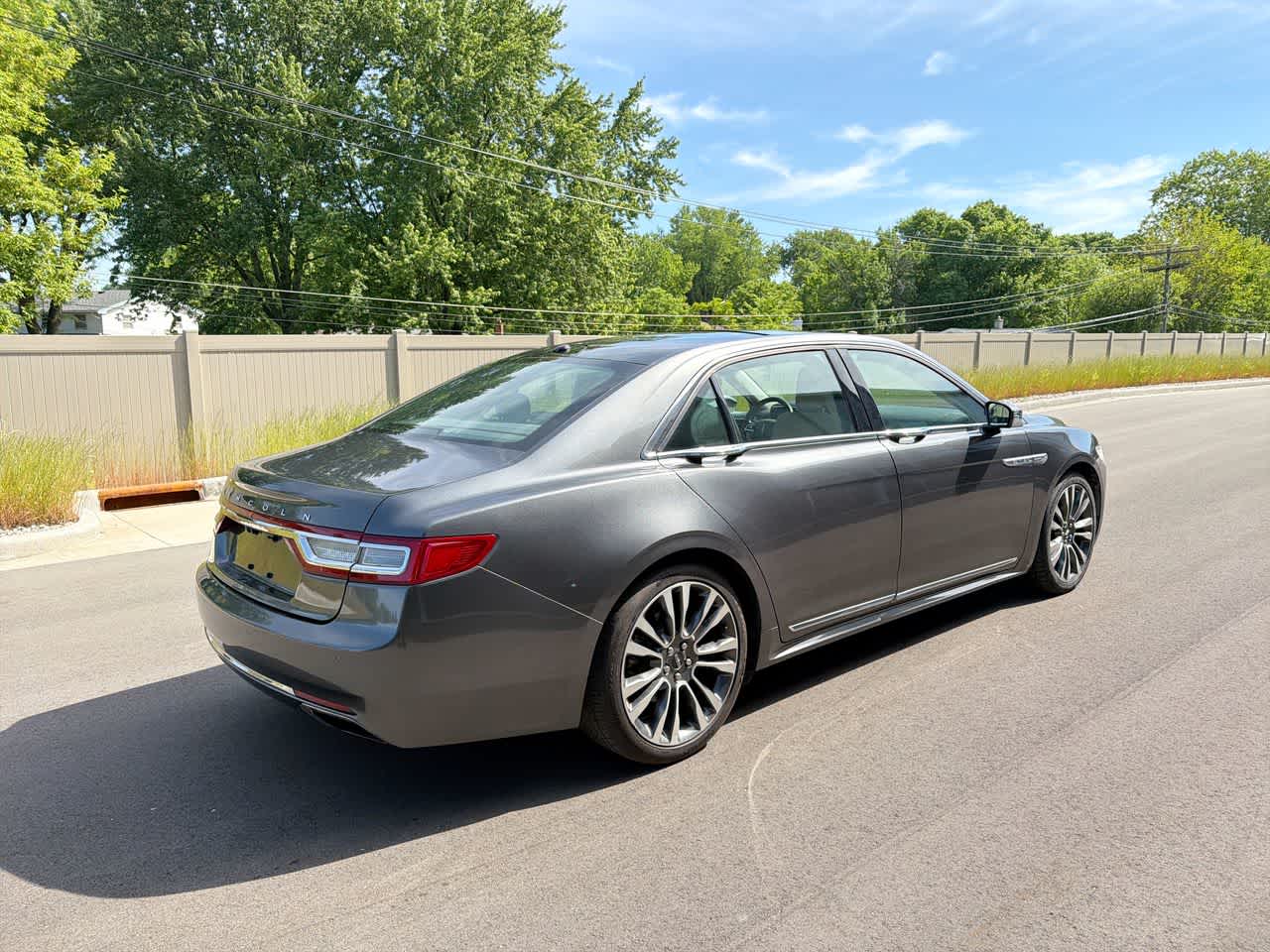 Thumbnail: 2017 Lincoln Continental - 13