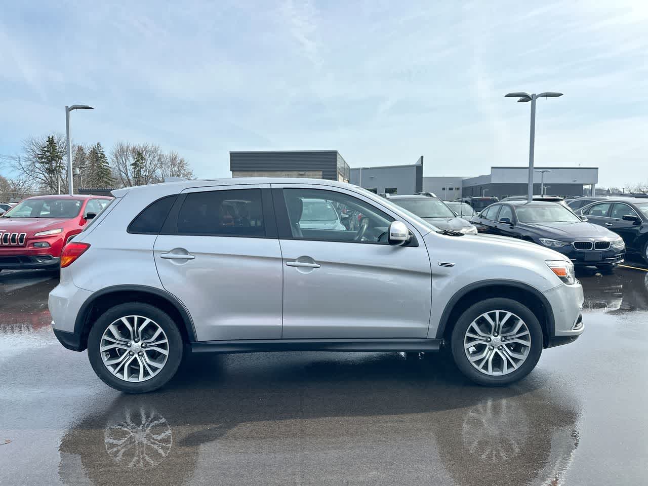 Thumbnail: 2018 Mitsubishi Outlander Sport - 14