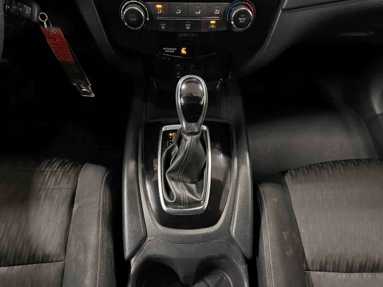 Thumbnail: 2017 Nissan Rogue - 33