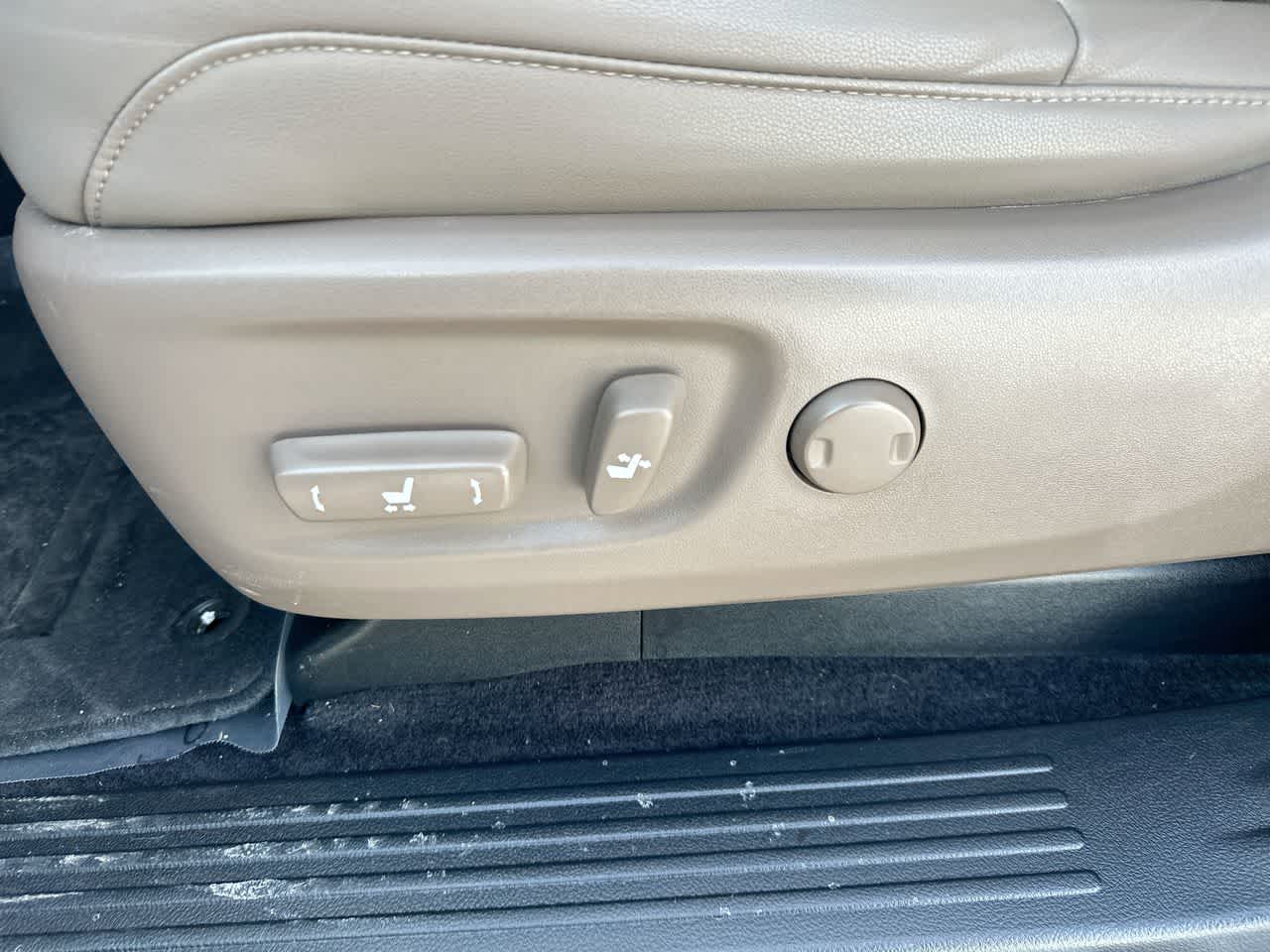 Thumbnail: 2020 Lexus GX - 22