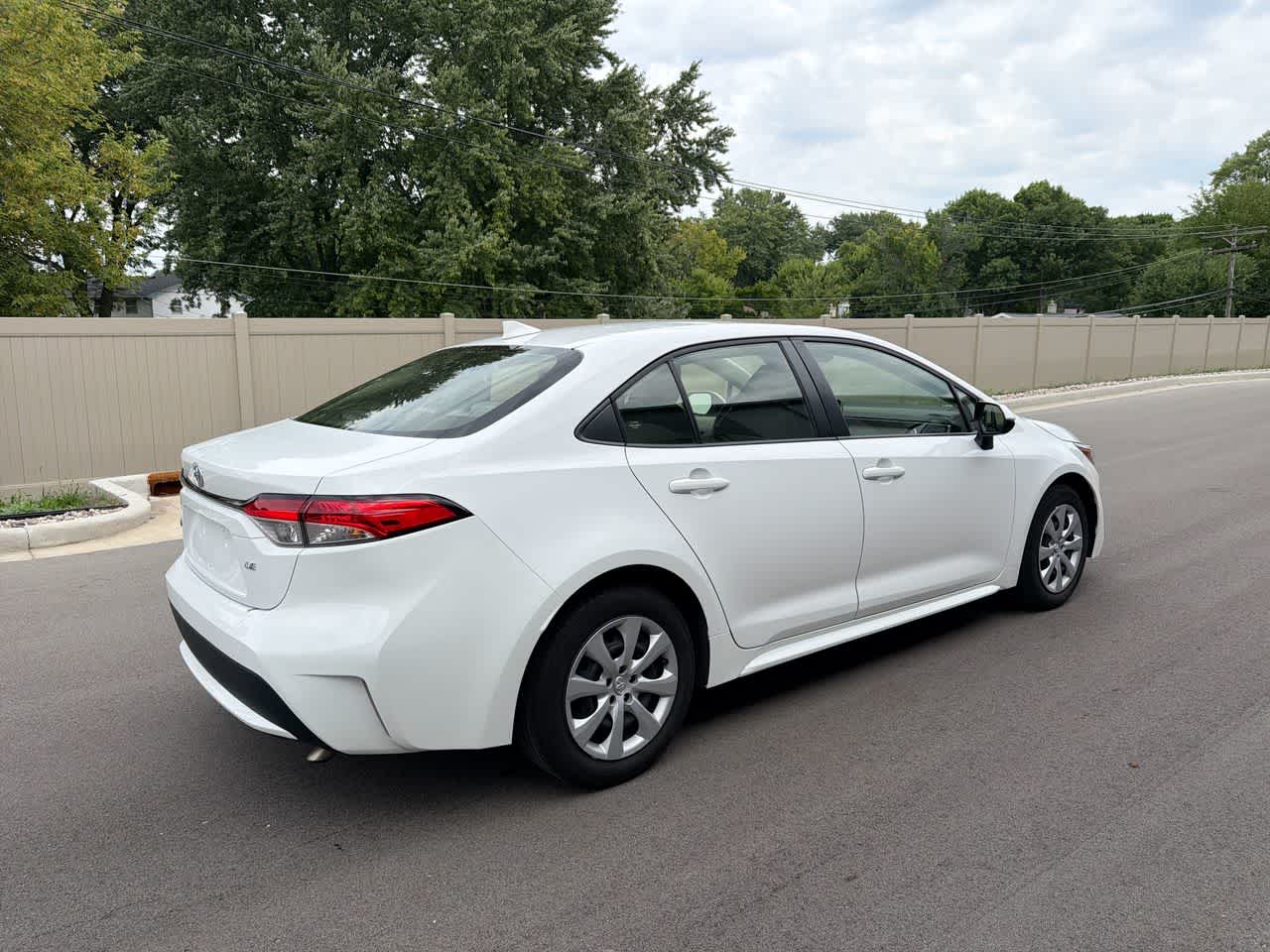 2021 Toyota Corolla LE - Photo 13