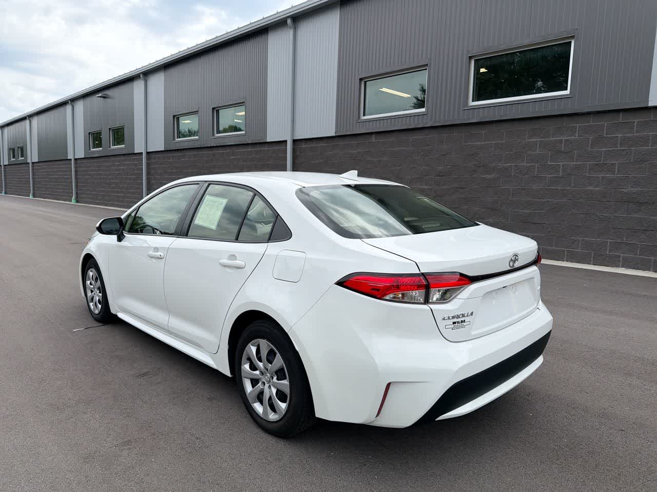 2021 Toyota Corolla LE - Photo 11
