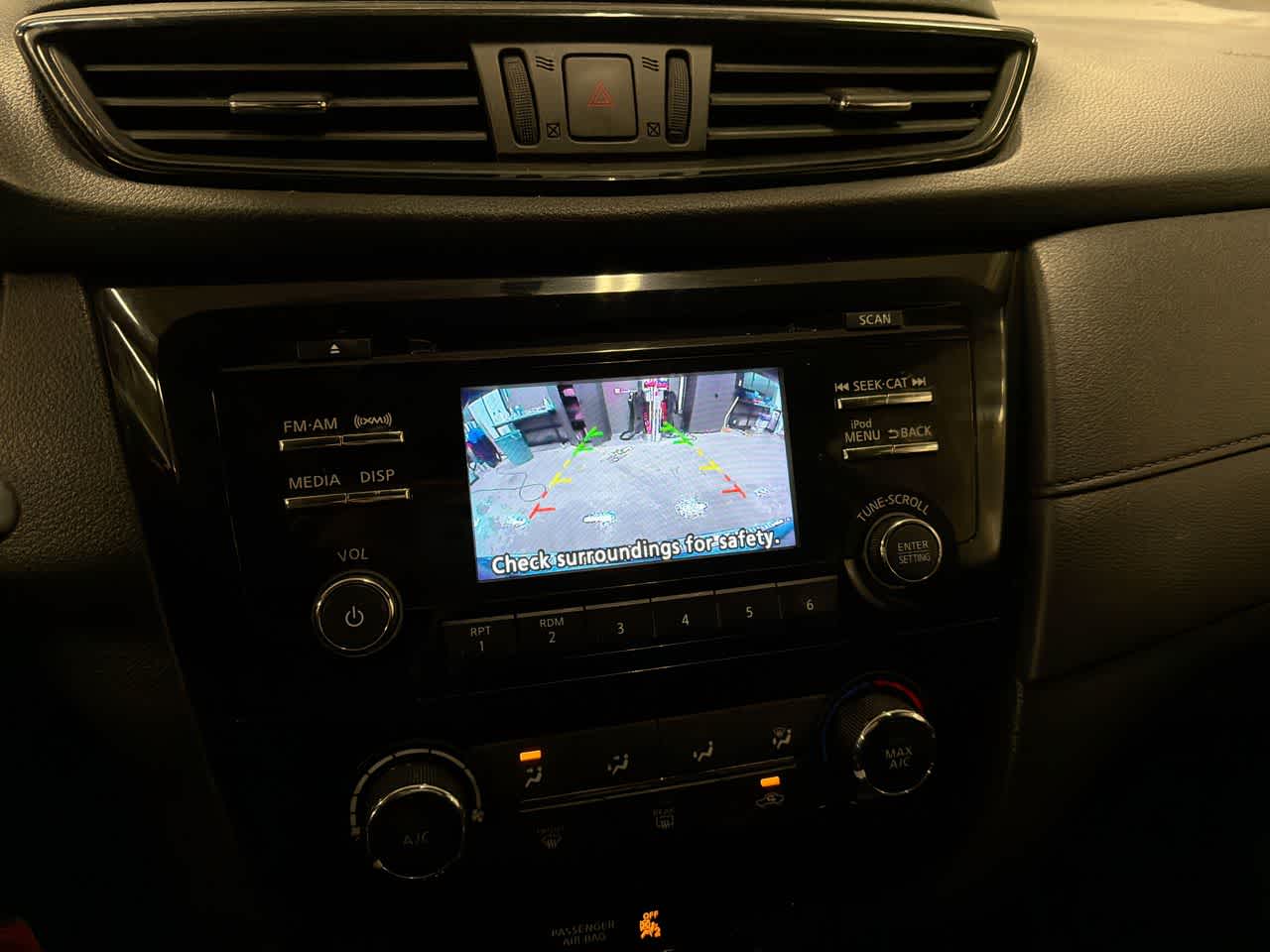 Thumbnail: 2017 Nissan Rogue - 31