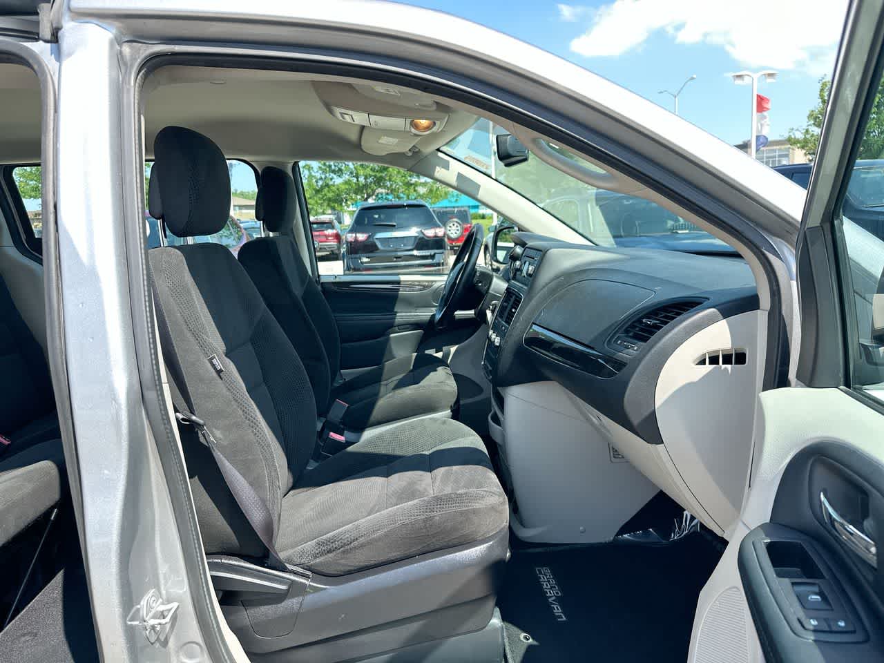 Thumbnail: 2016 Dodge Grand Caravan - 27