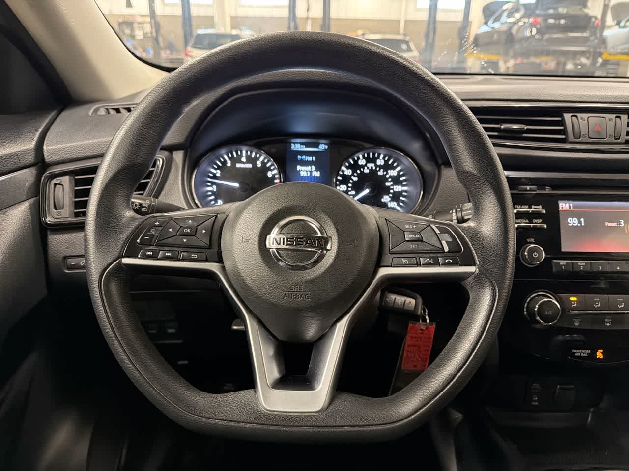 Thumbnail: 2017 Nissan Rogue - 27