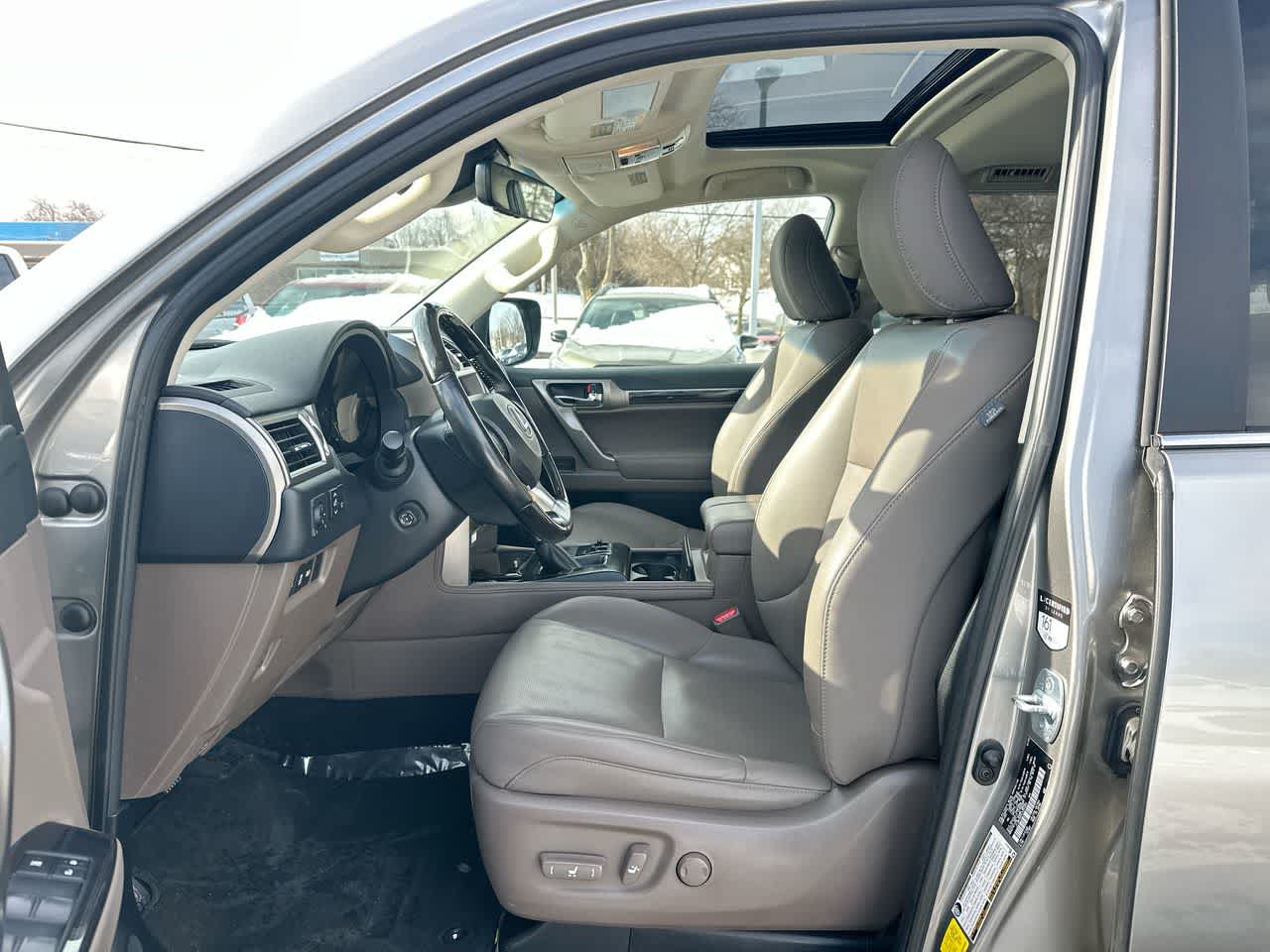 Thumbnail: 2020 Lexus GX - 21