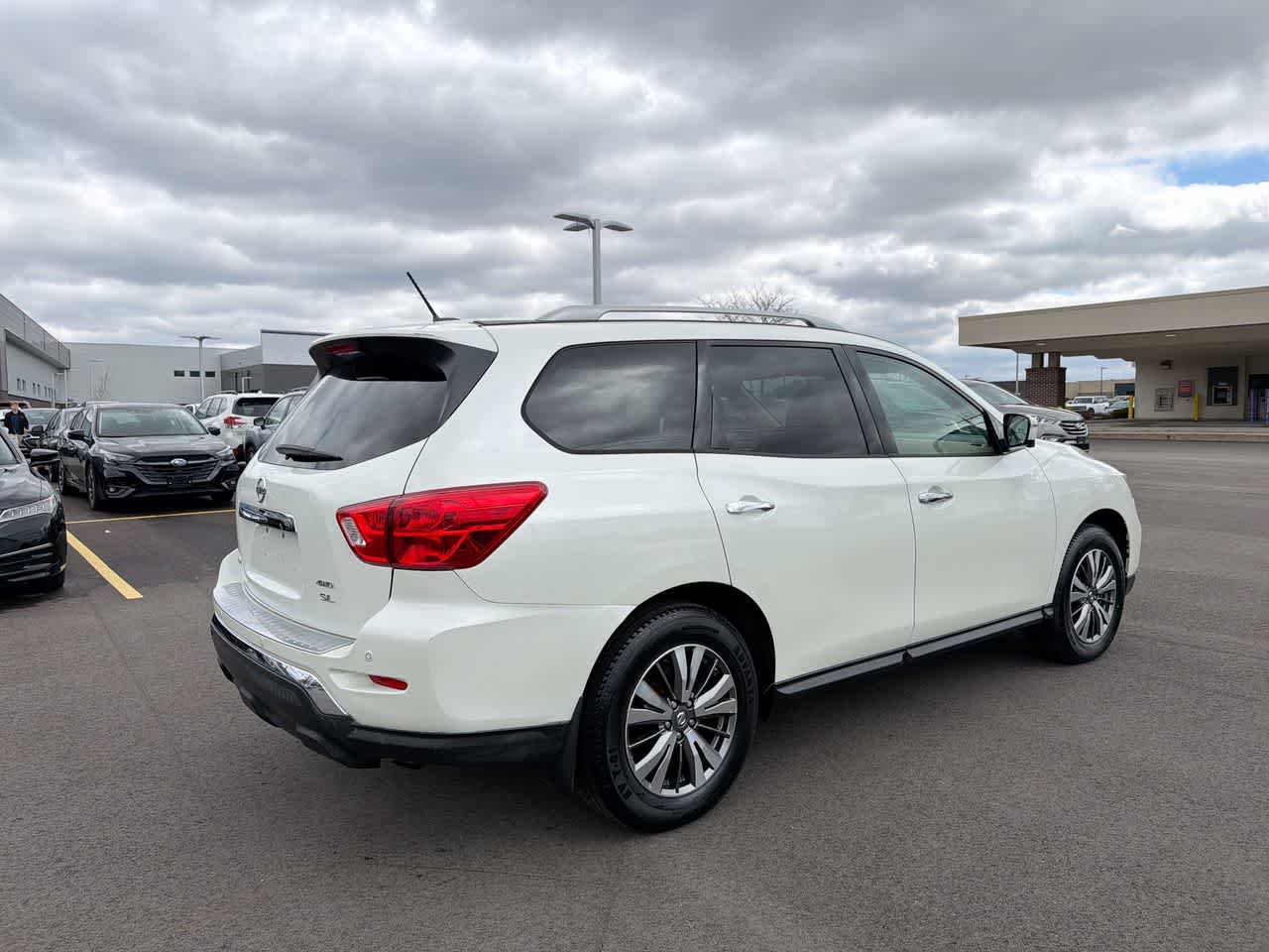 Thumbnail: 2018 Nissan Pathfinder - 13