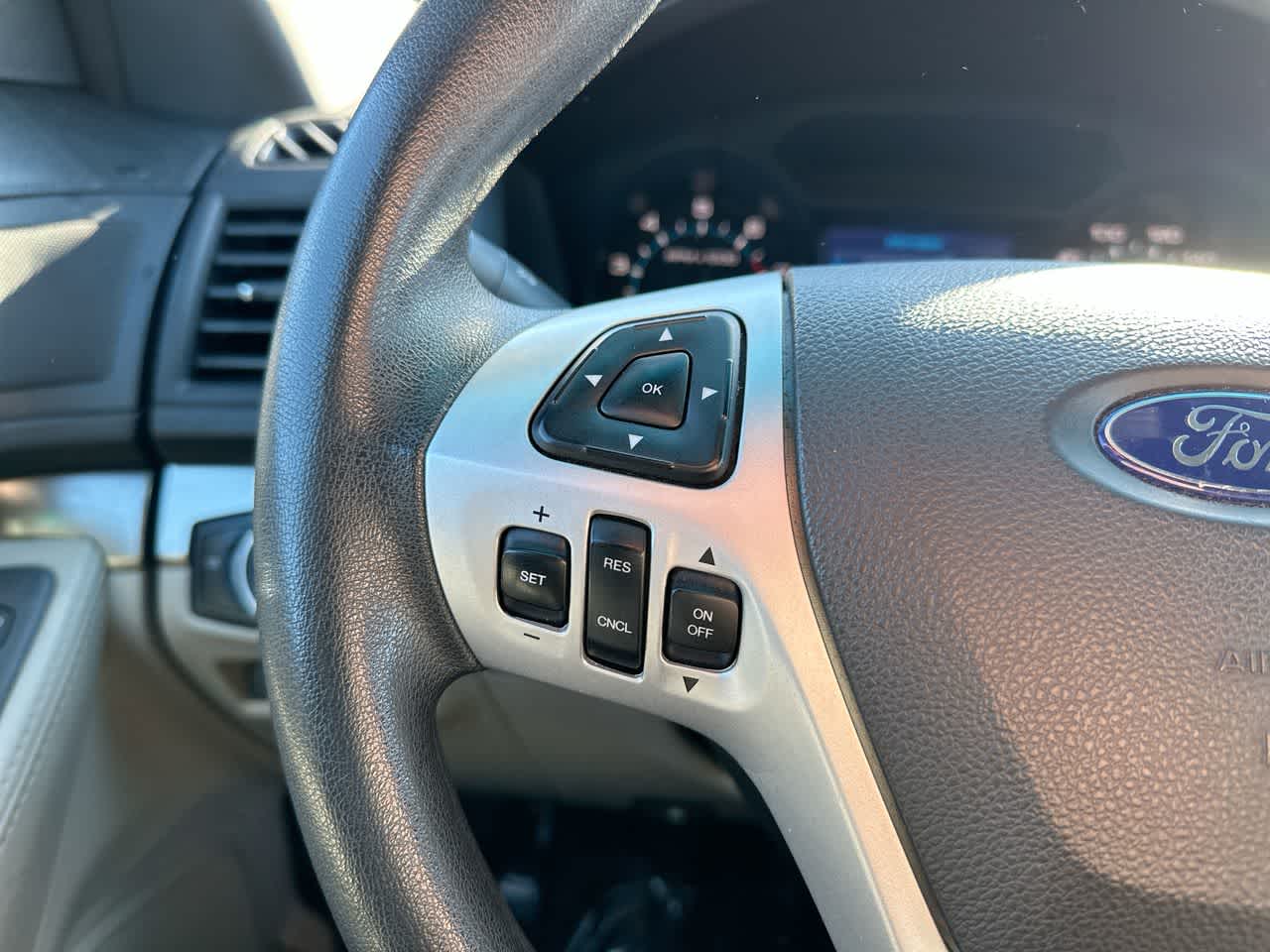 Thumbnail: 2013 Ford Explorer - 29