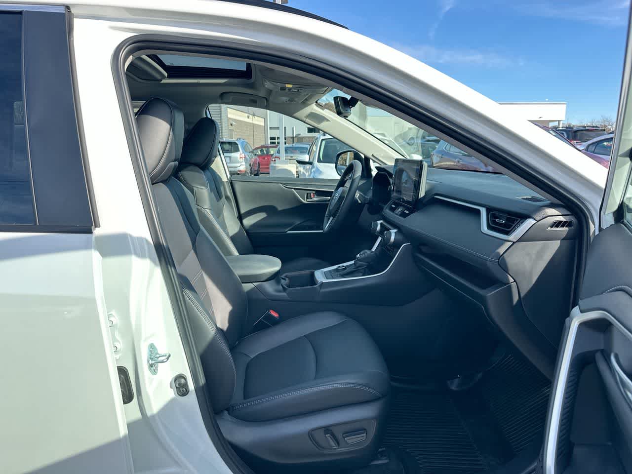 Thumbnail: 2024 Toyota RAV4 - 27