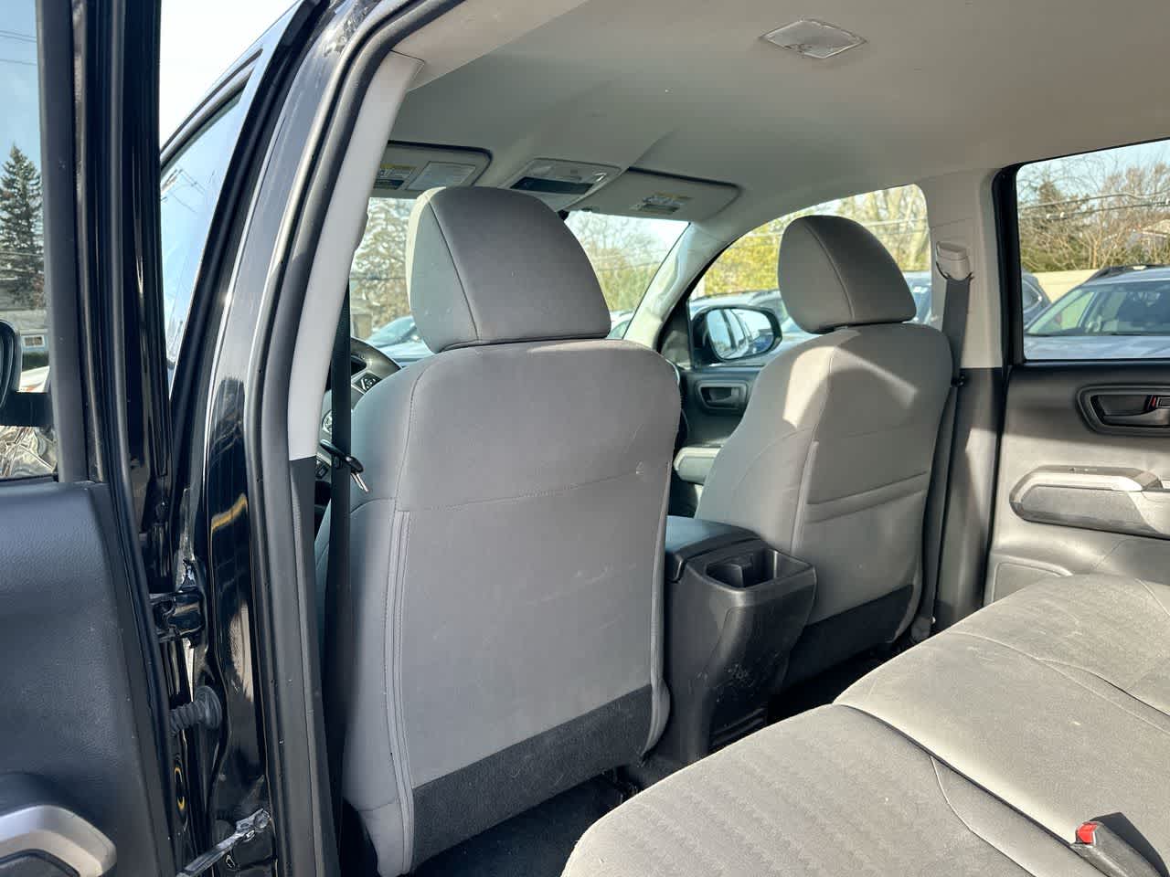 Thumbnail: 2016 Toyota Tacoma - 24