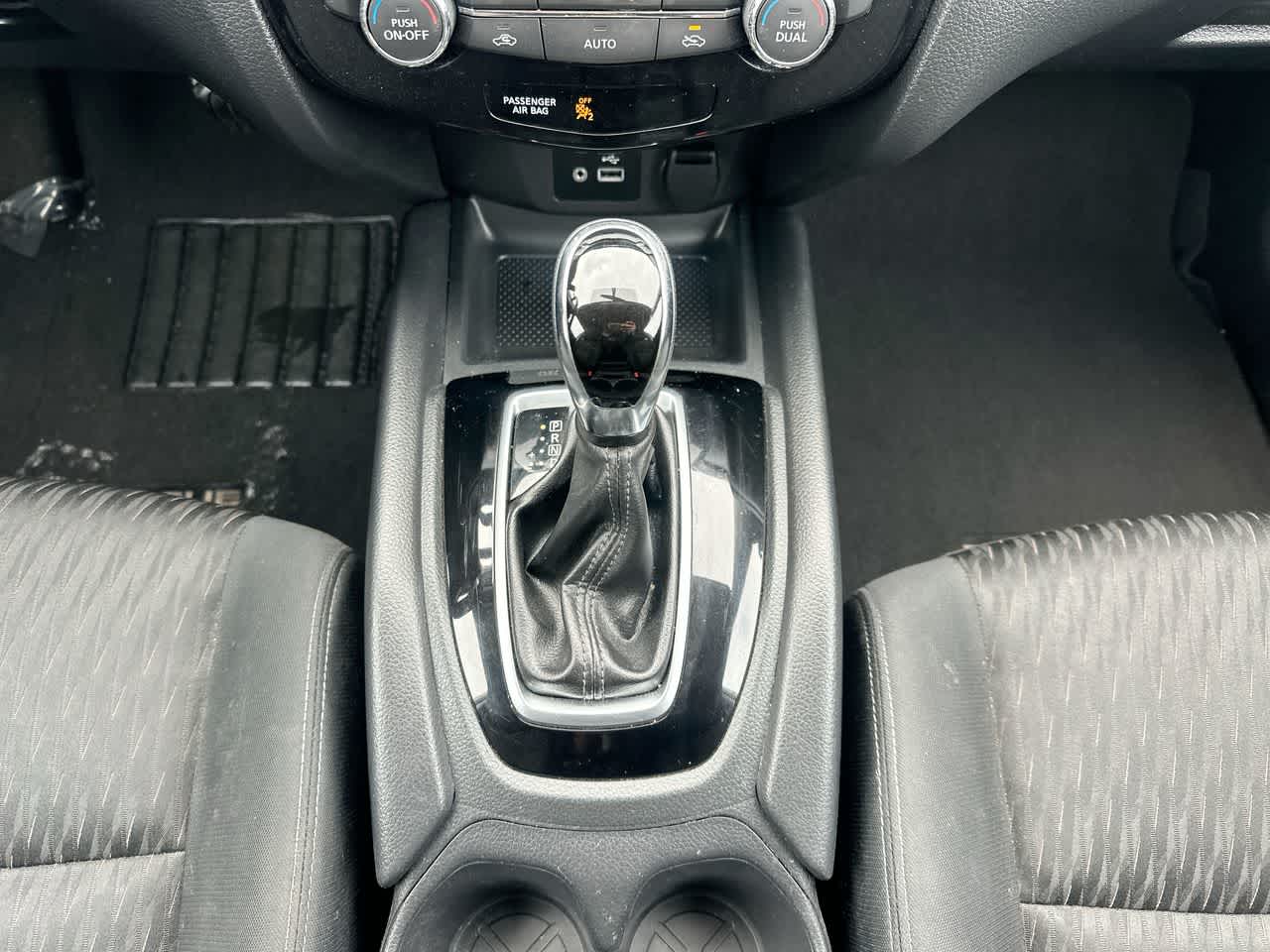 Thumbnail: 2018 Nissan Rogue - 33