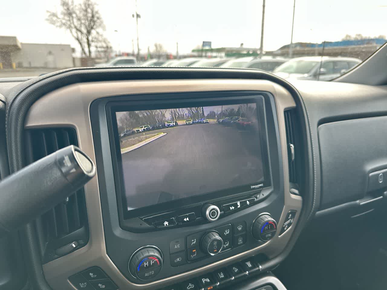 Thumbnail: 2015 GMC Sierra 2500 - 32