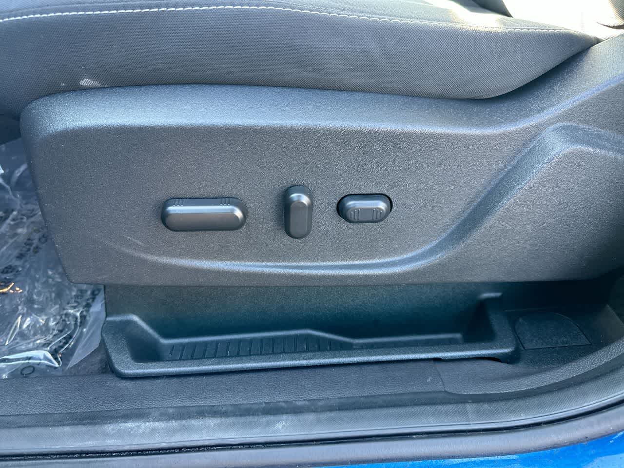 Thumbnail: 2018 Ford Escape - 22