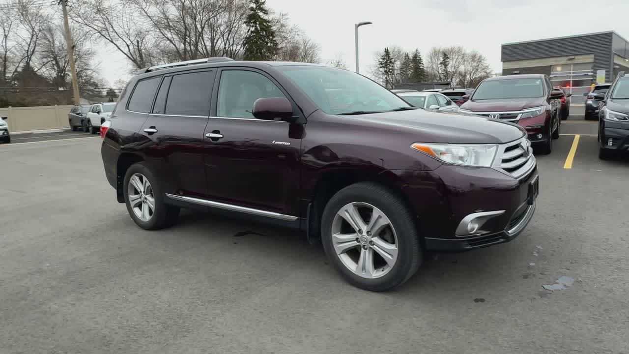 Thumbnail: 2013 Toyota Highlander - 2