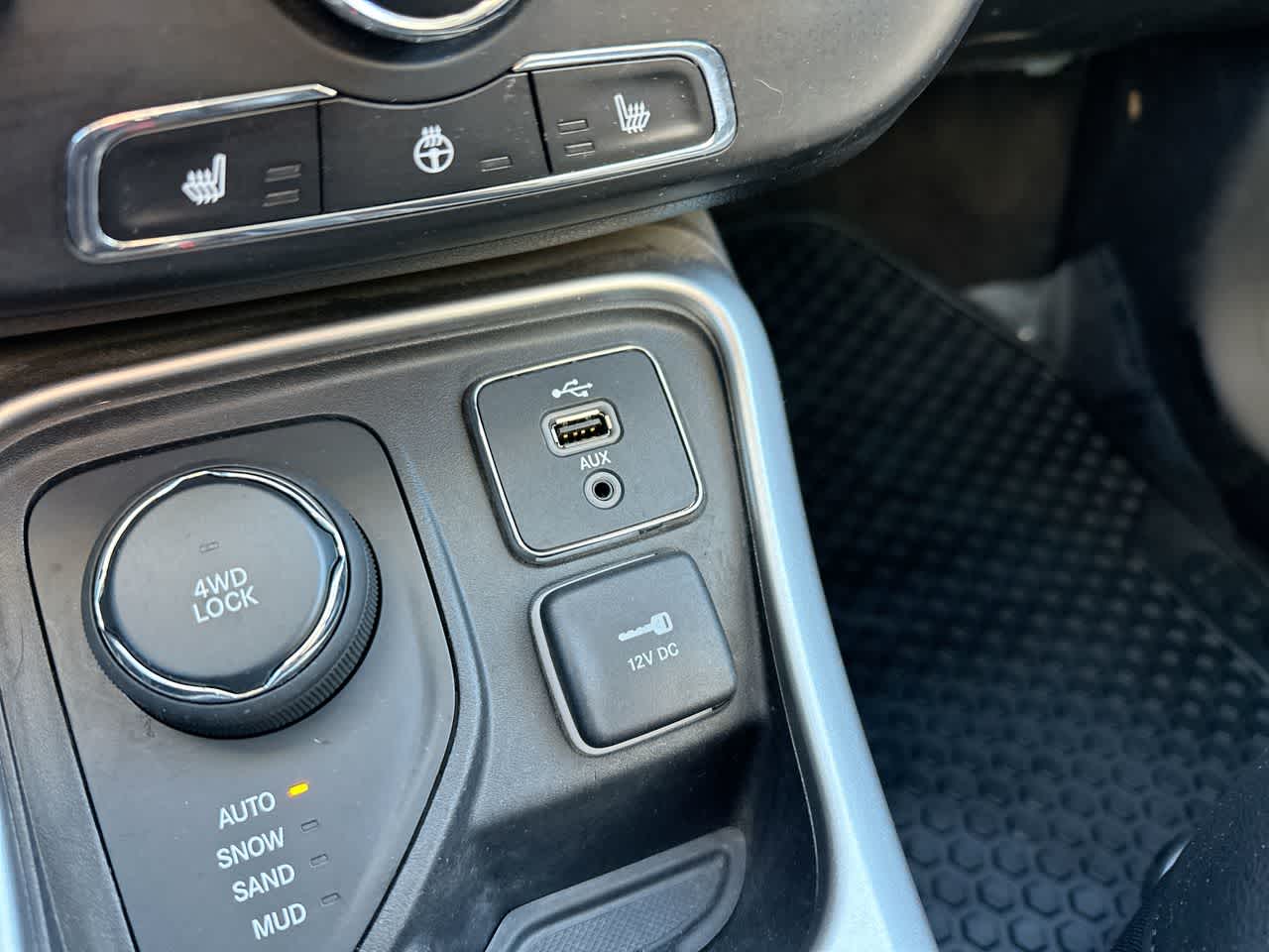 Thumbnail: 2018 Jeep Compass - 32