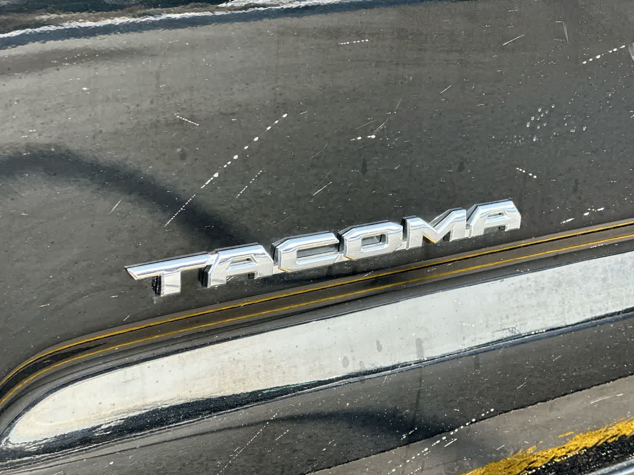 Thumbnail: 2016 Toyota Tacoma - 18