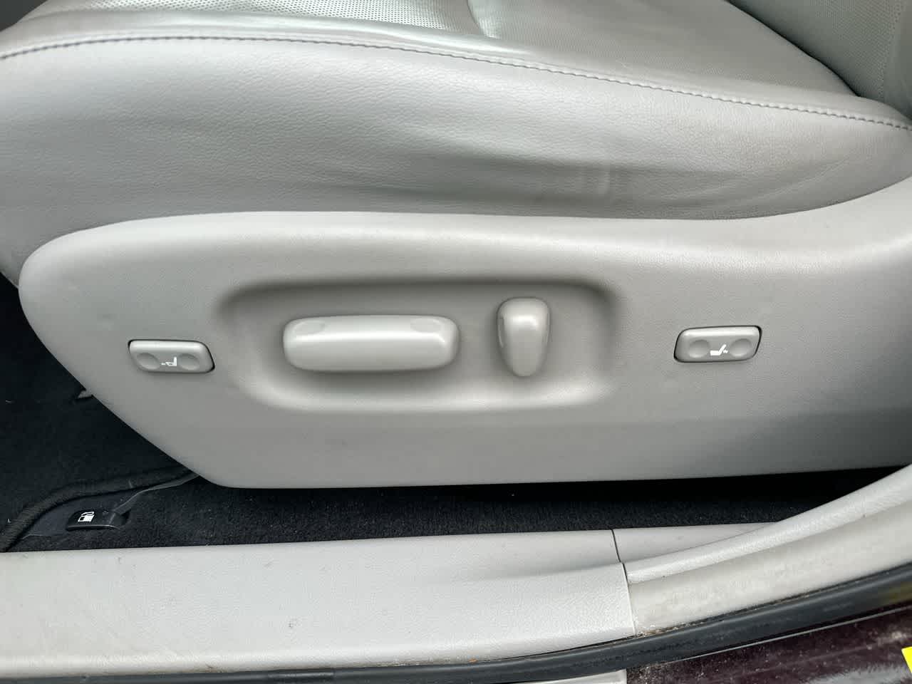 Thumbnail: 2013 Toyota Highlander - 22