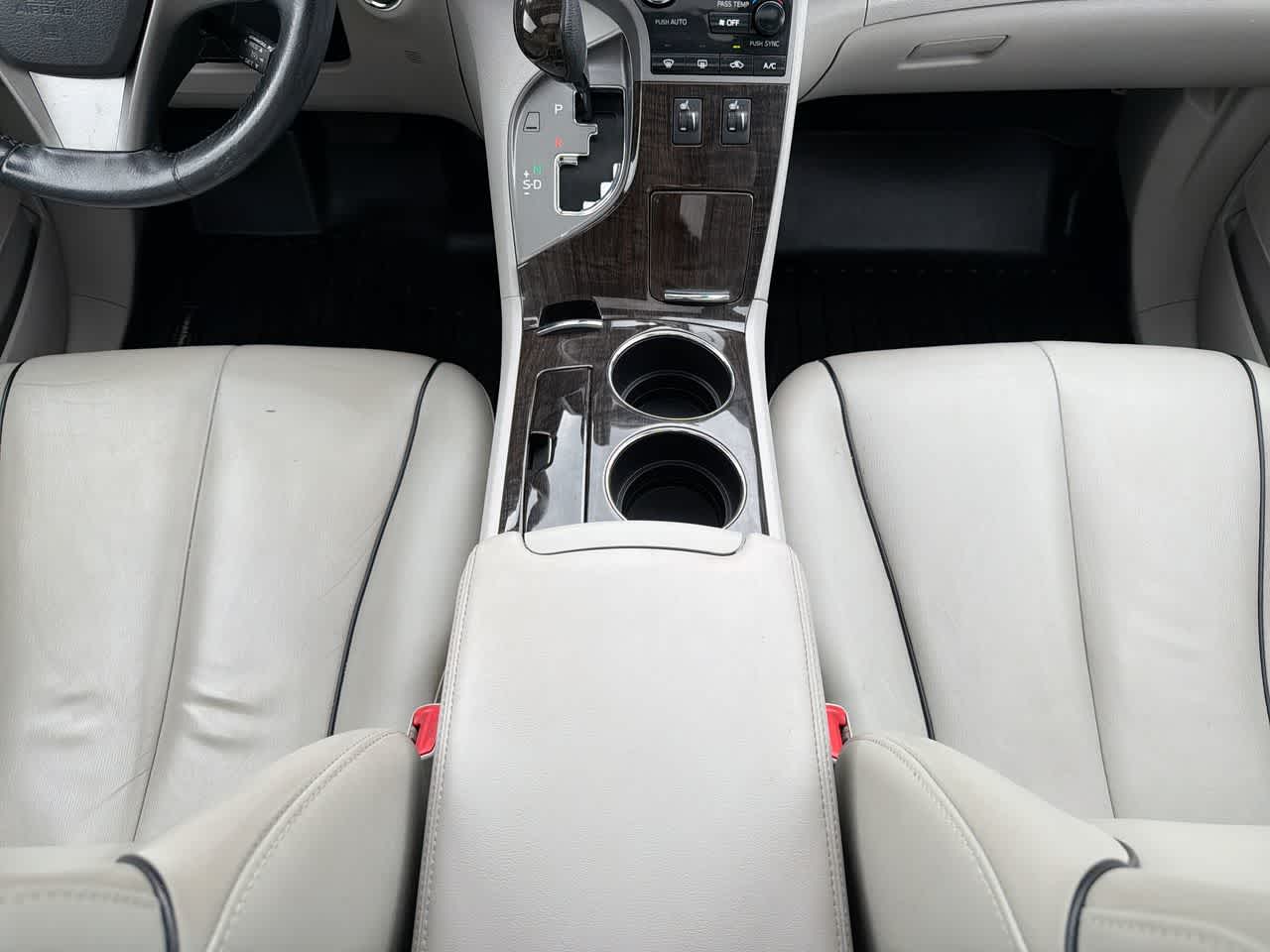 Thumbnail: 2014 Toyota Venza - 31