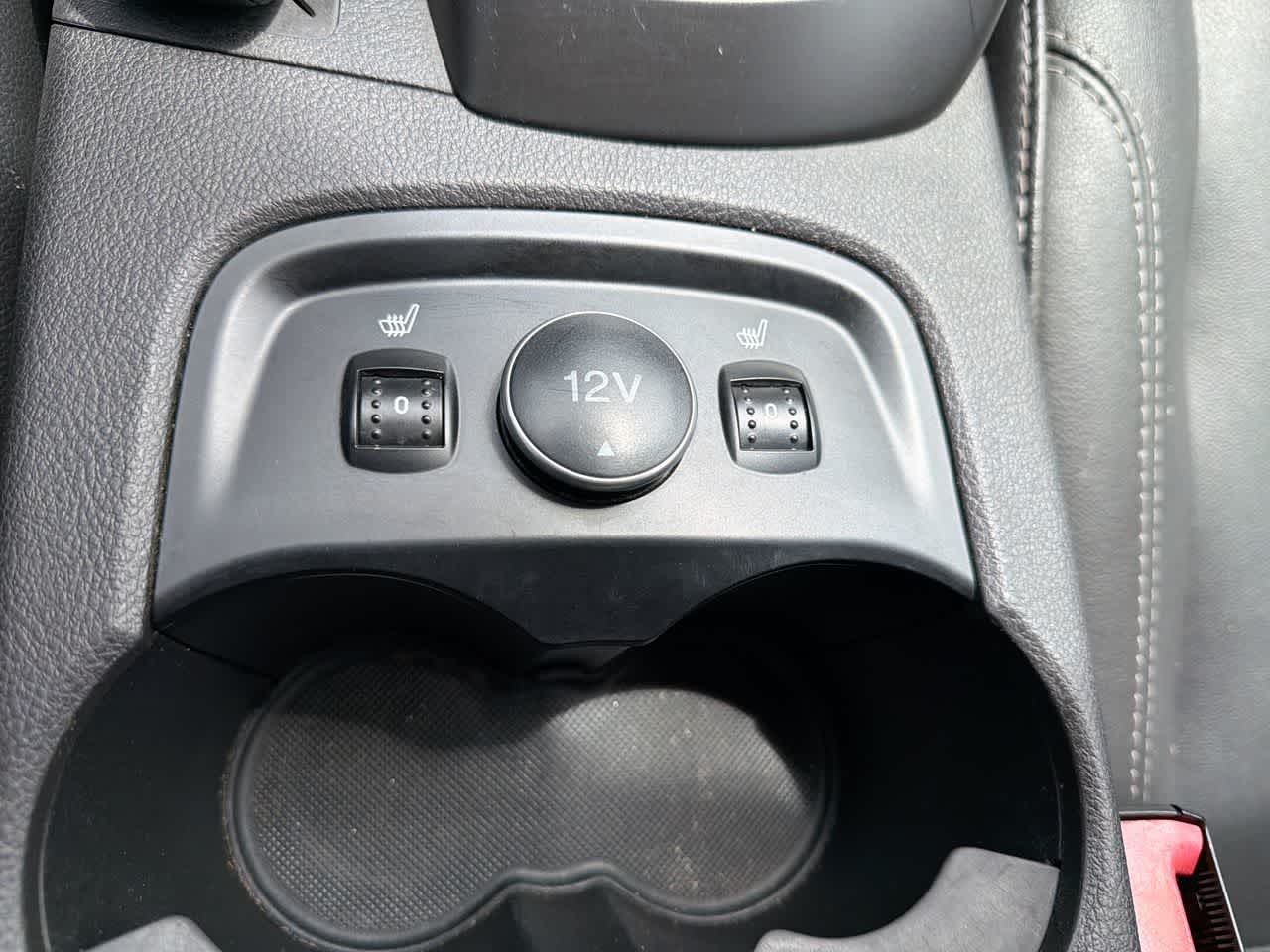 Thumbnail: 2013 Ford Focus - 31