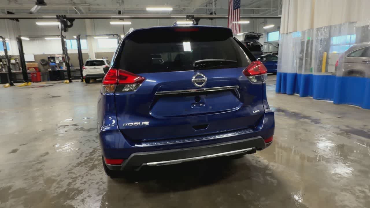 Thumbnail: 2017 Nissan Rogue - 7