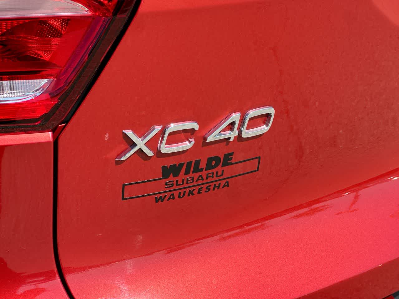 Thumbnail: 2022 Volvo XC40 - 17
