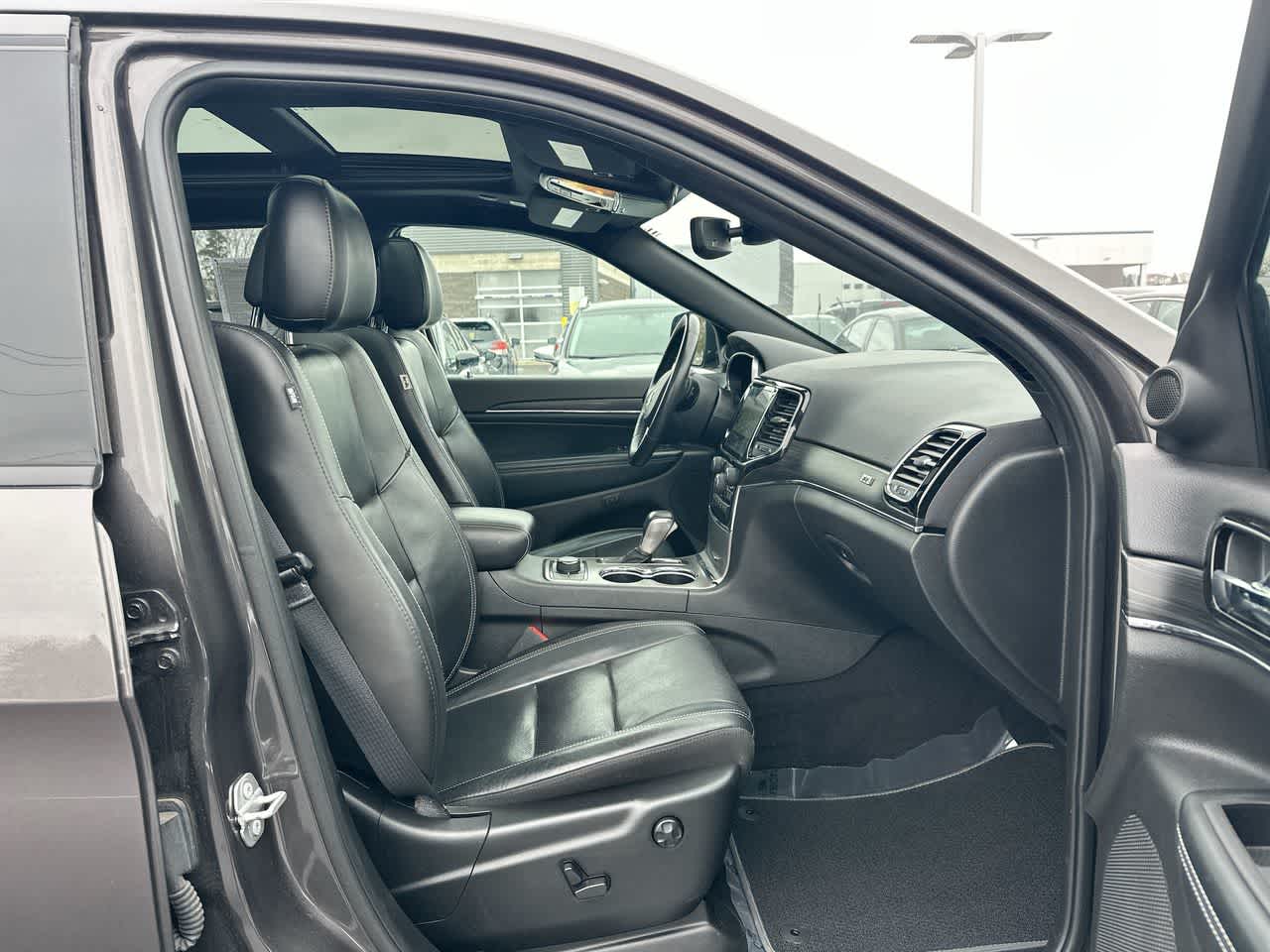 Thumbnail: 2021 Jeep Grand Cherokee - 27