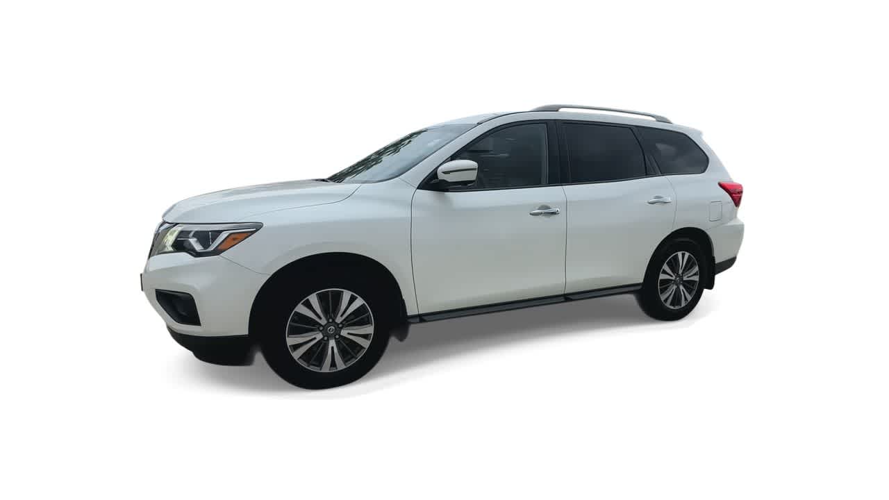 2017 Nissan Pathfinder SL 4