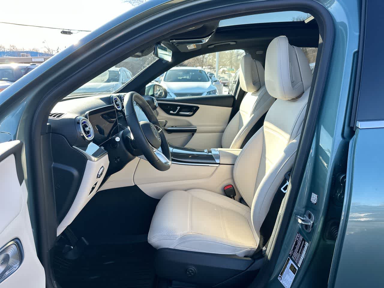 Thumbnail: 2025 Mercedes-Benz GLC - 21