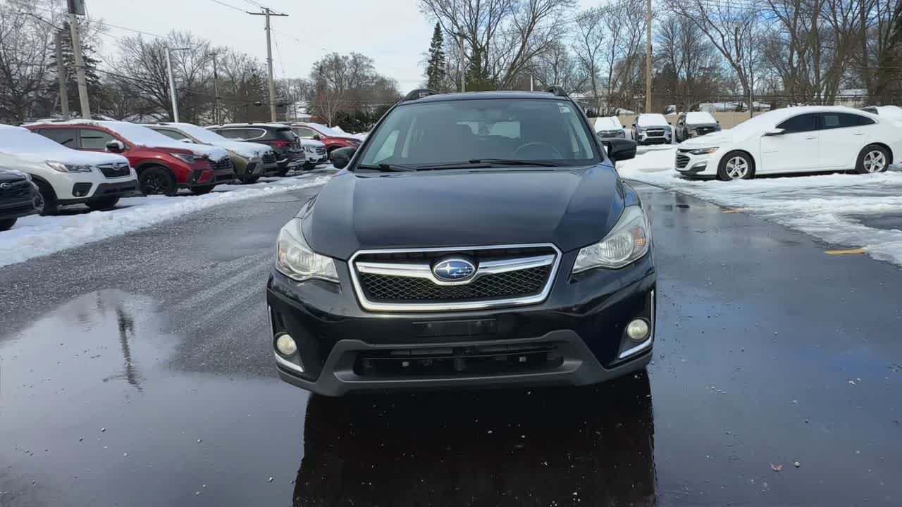 Thumbnail: 2017 Subaru Crosstrek - 3