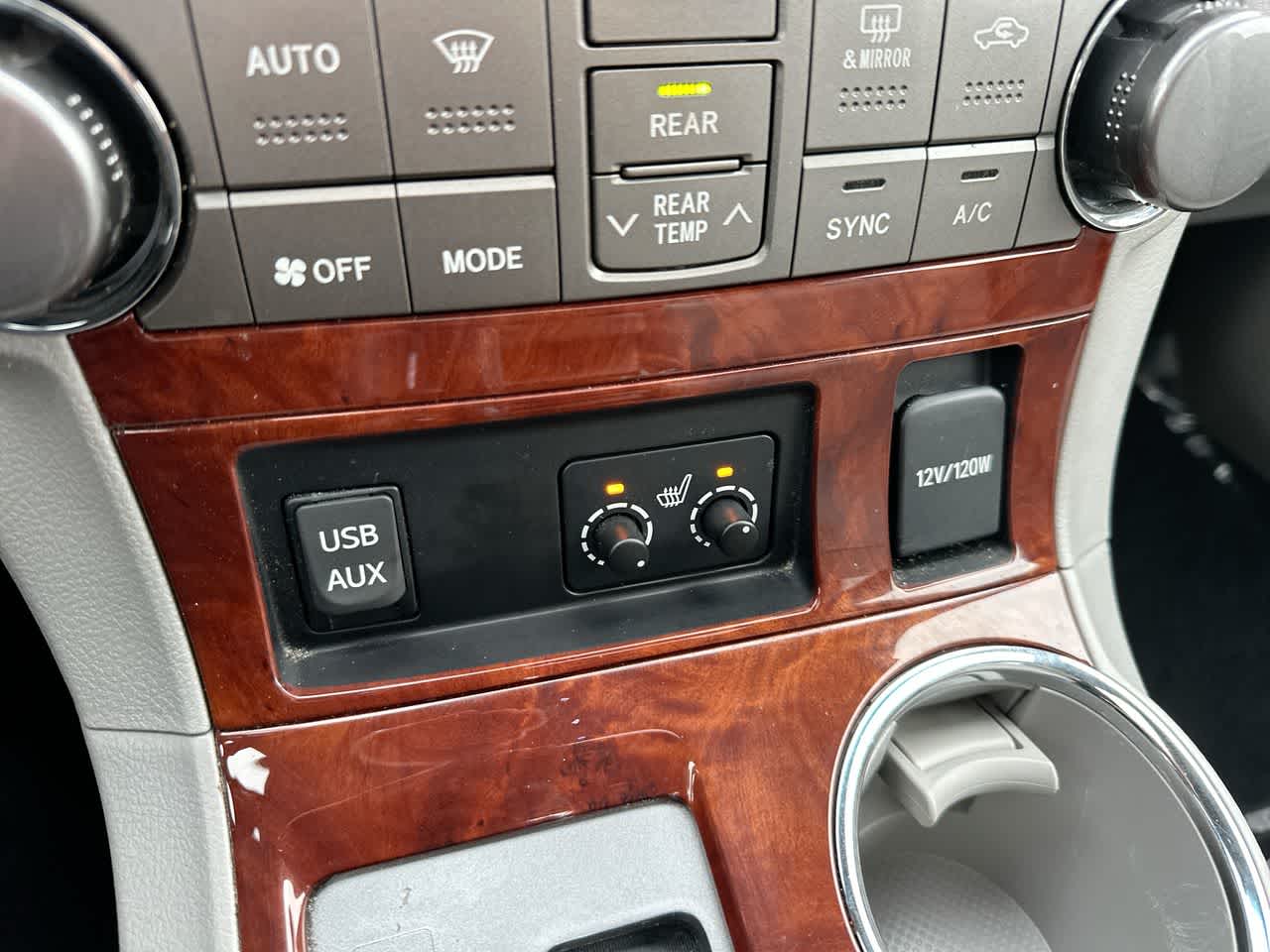 Thumbnail: 2013 Toyota Highlander - 33