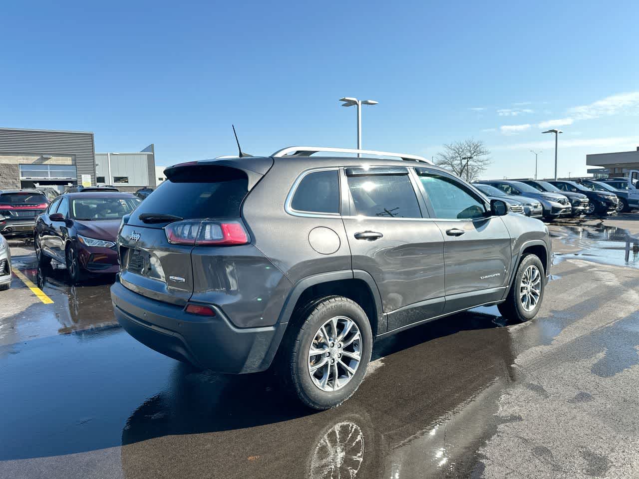 Thumbnail: 2019 Jeep Cherokee - 13