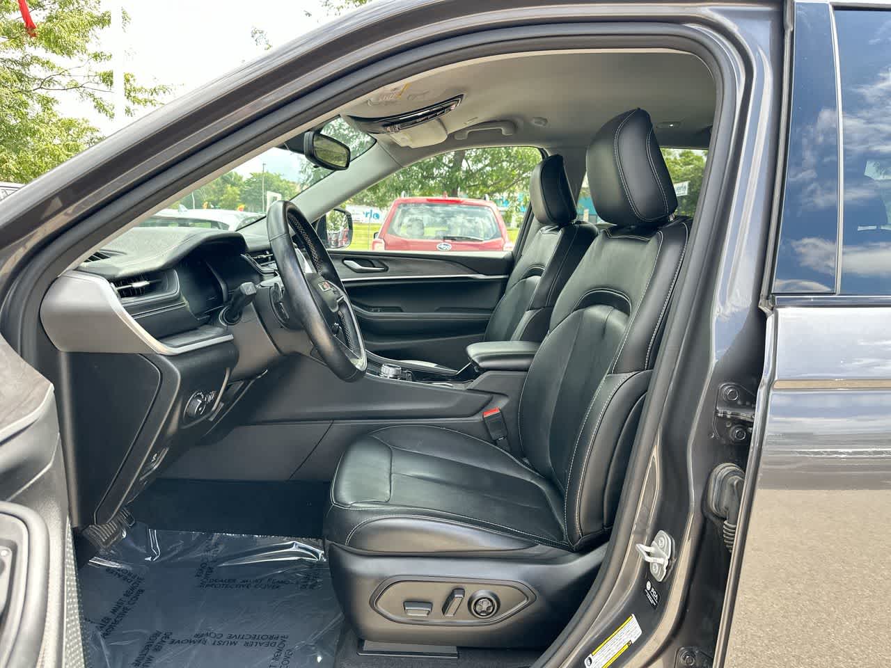 Thumbnail: 2021 Jeep Grand Cherokee L - 21