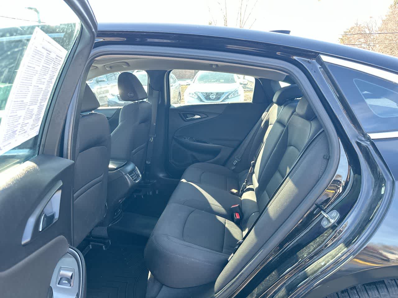 Thumbnail: 2017 Chevrolet Malibu - 25