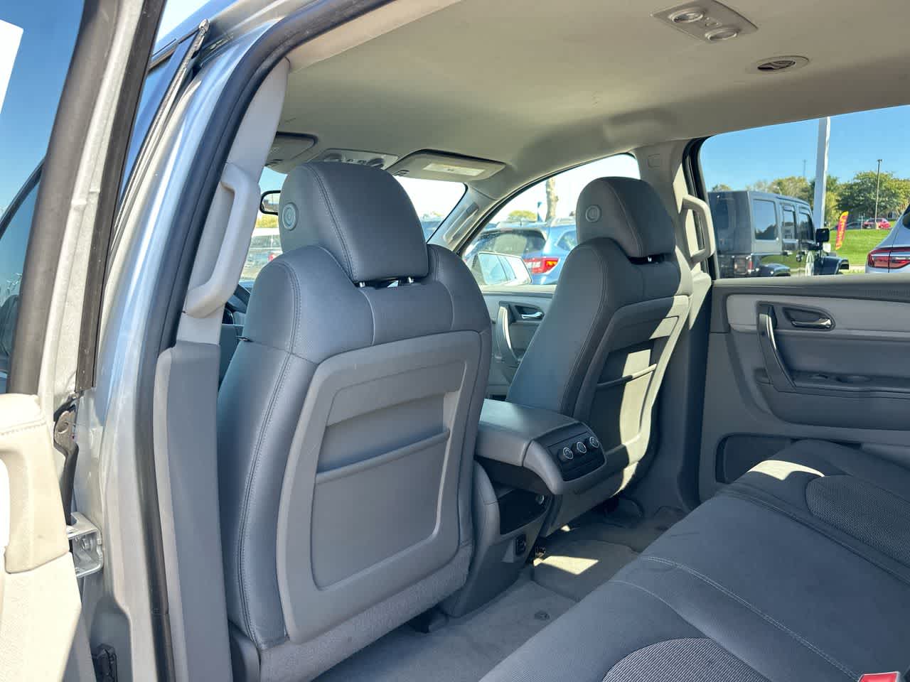 Thumbnail: 2017 Chevrolet Traverse - 23