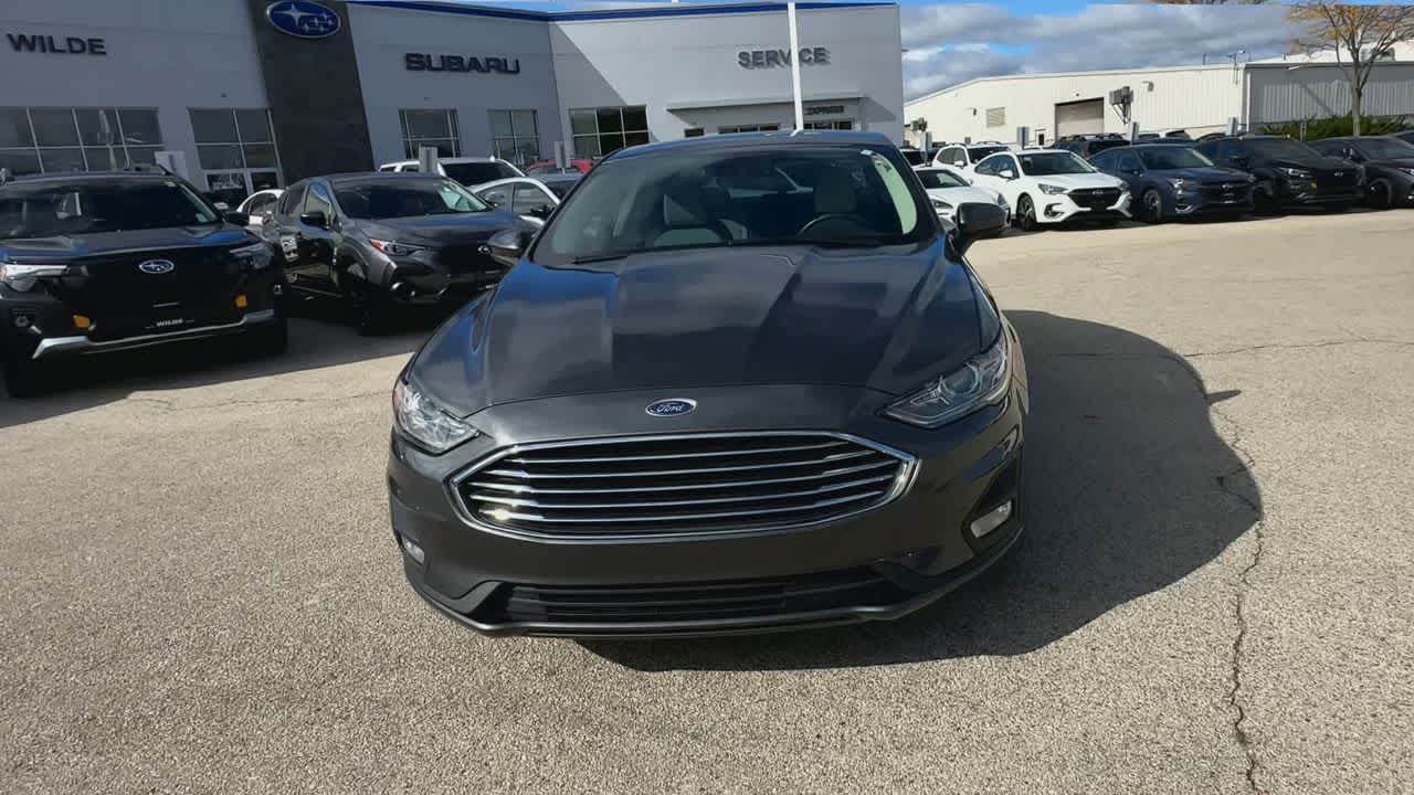 2020 Ford Fusion SE photo 2