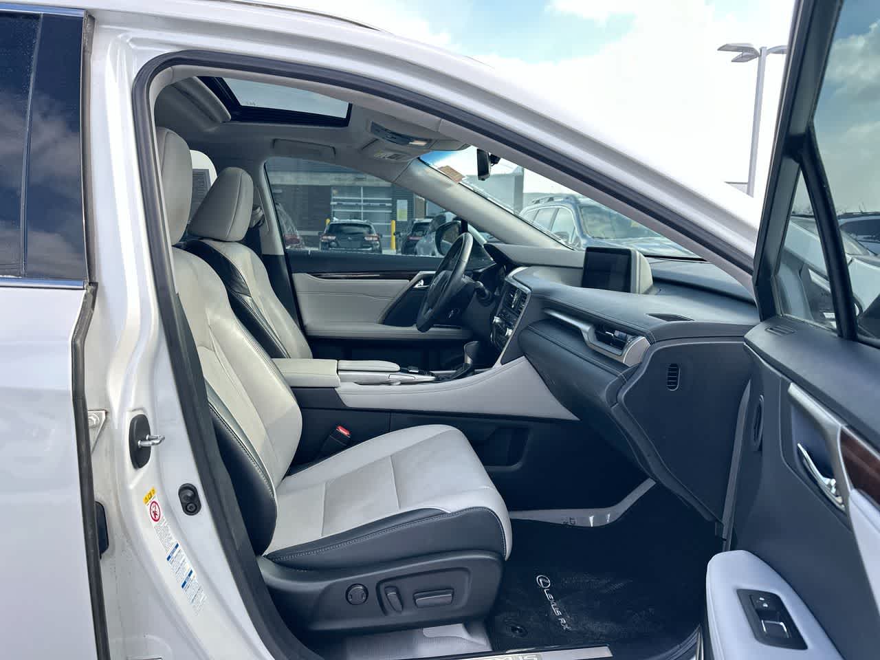 Thumbnail: 2019 Lexus RX - 27