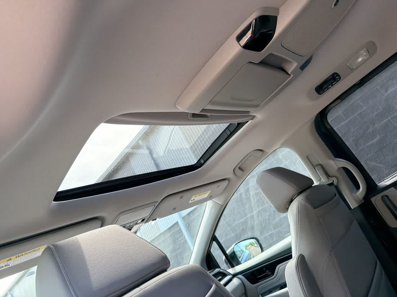 Thumbnail: 2018 Honda Odyssey - 24