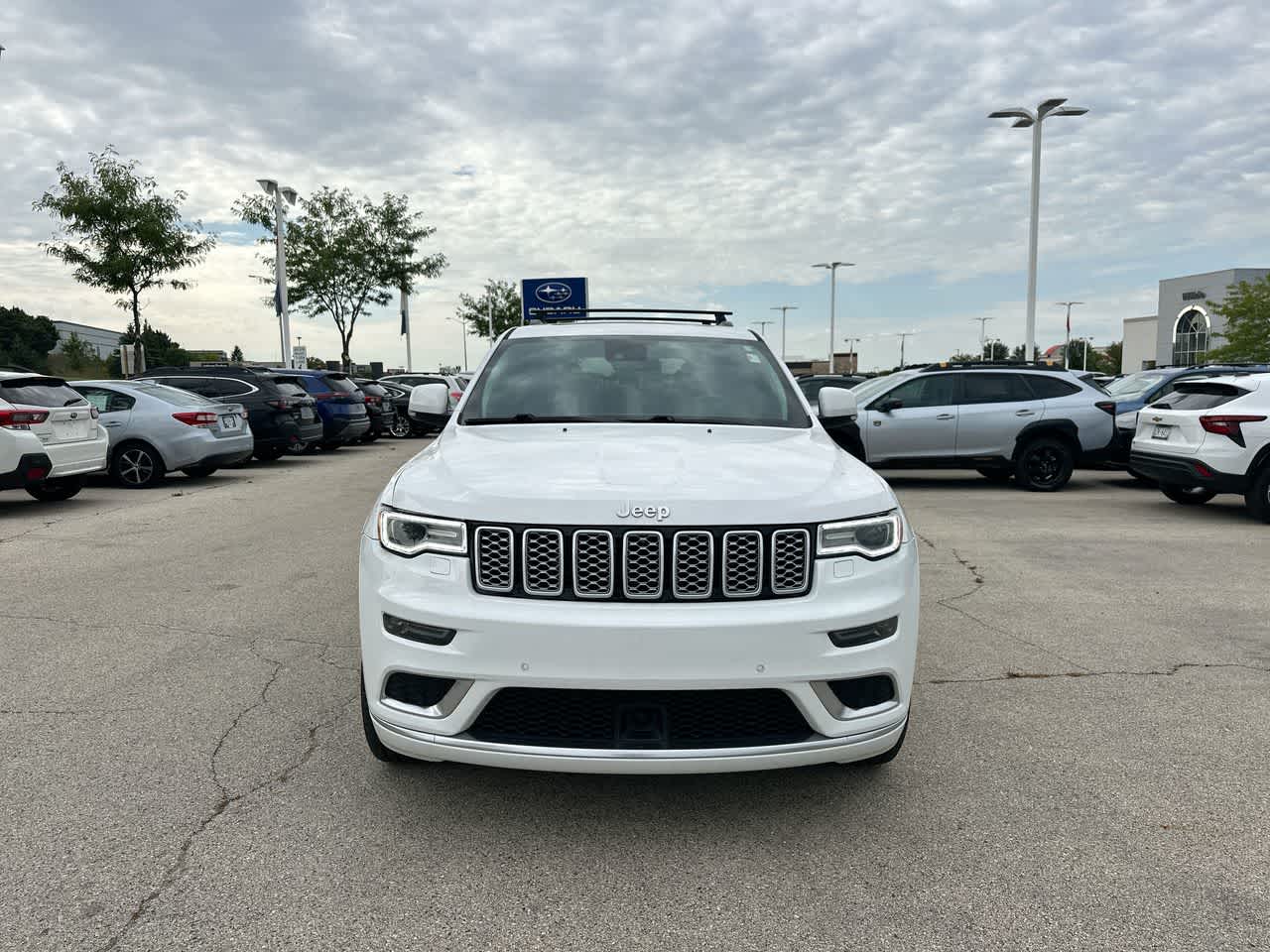 Thumbnail: 2018 Jeep Grand Cherokee - 16