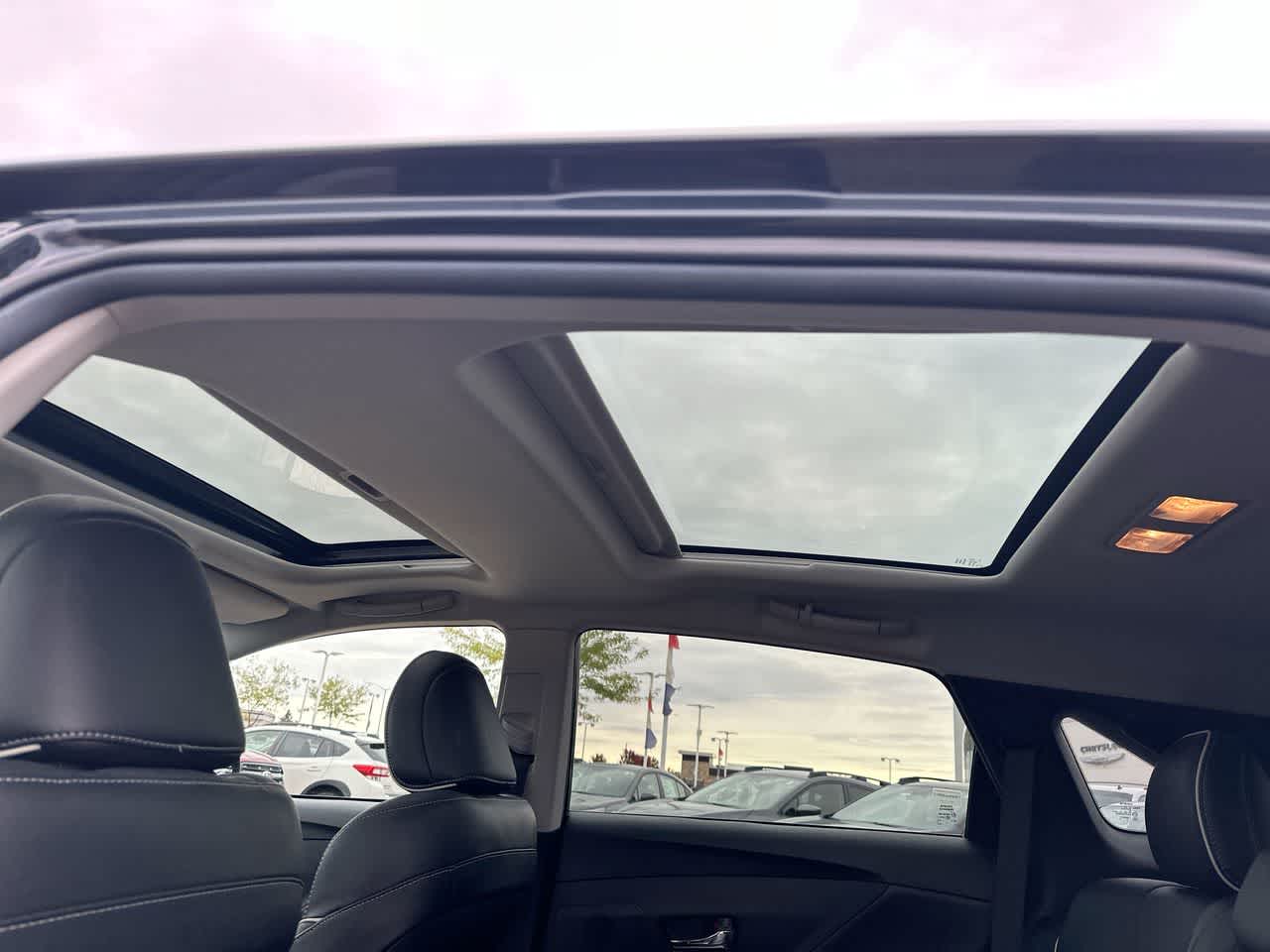 Thumbnail: 2015 Toyota Venza - 24