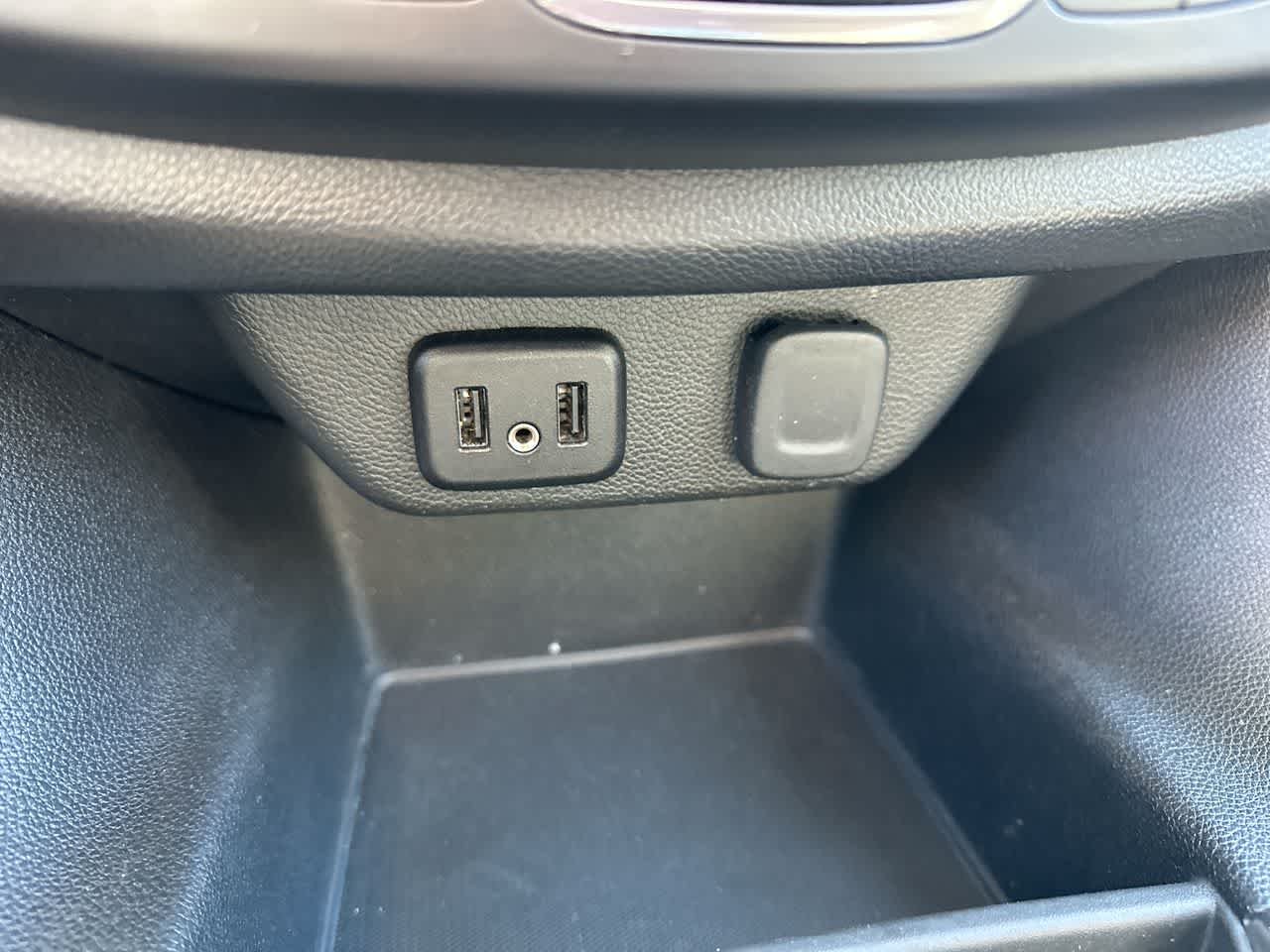 Thumbnail: 2019 Chevrolet Traverse - 33