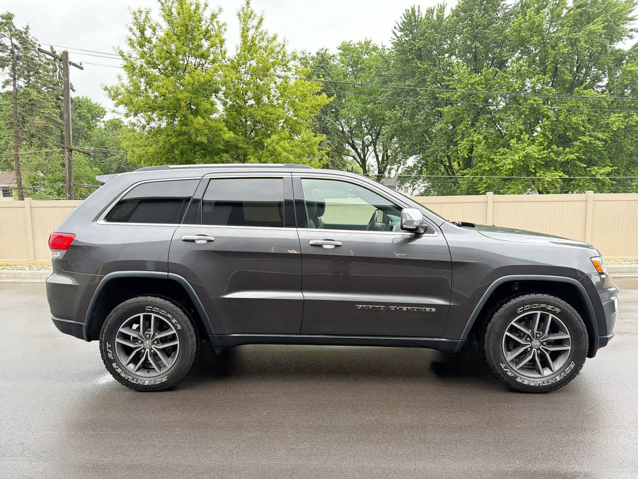 Thumbnail: 2018 Jeep Grand Cherokee - 14