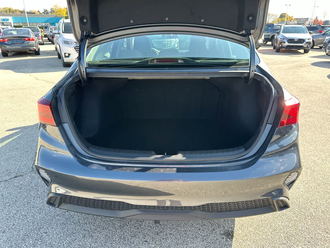 Thumbnail: 2022 Kia Forte - 35