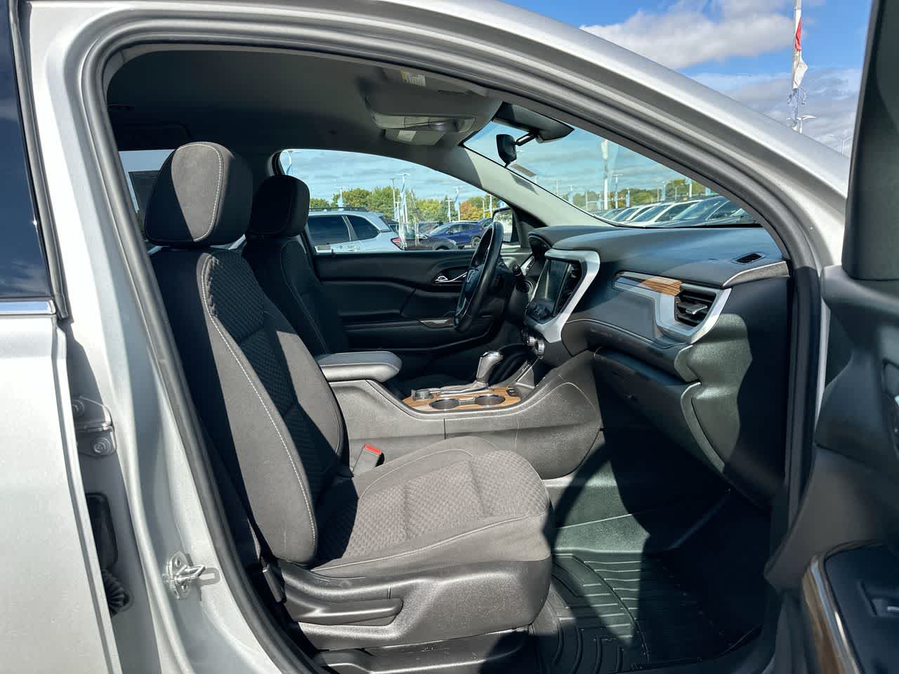 Thumbnail: 2017 GMC Acadia - 27