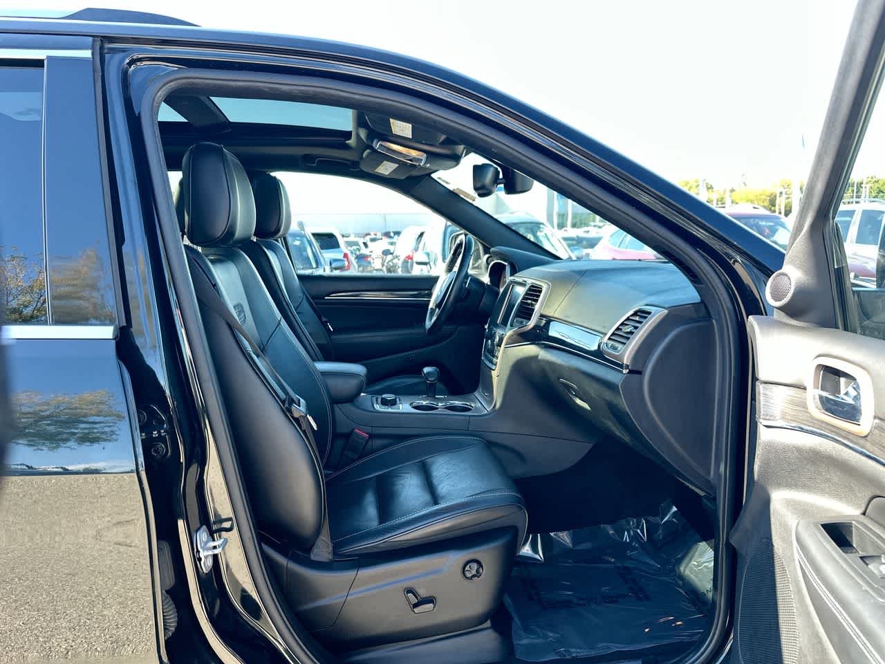 Thumbnail: 2015 Jeep Grand Cherokee - 27