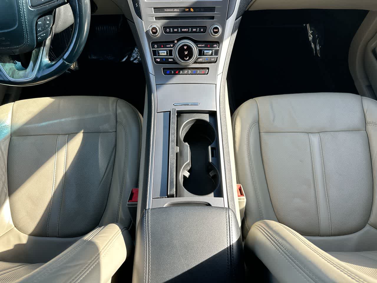 Thumbnail: 2017 Lincoln MKZ - 31