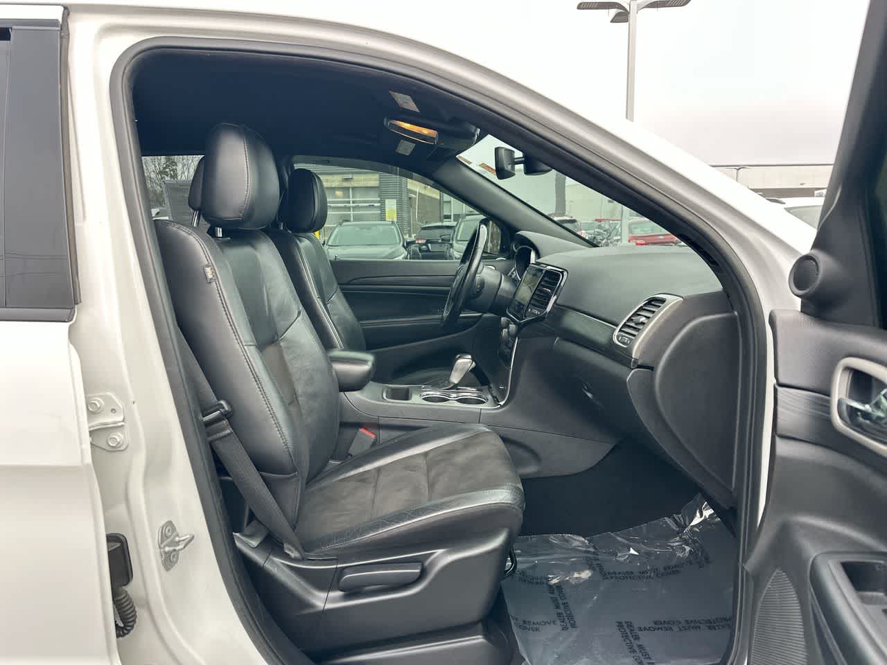 Thumbnail: 2020 Jeep Grand Cherokee - 26