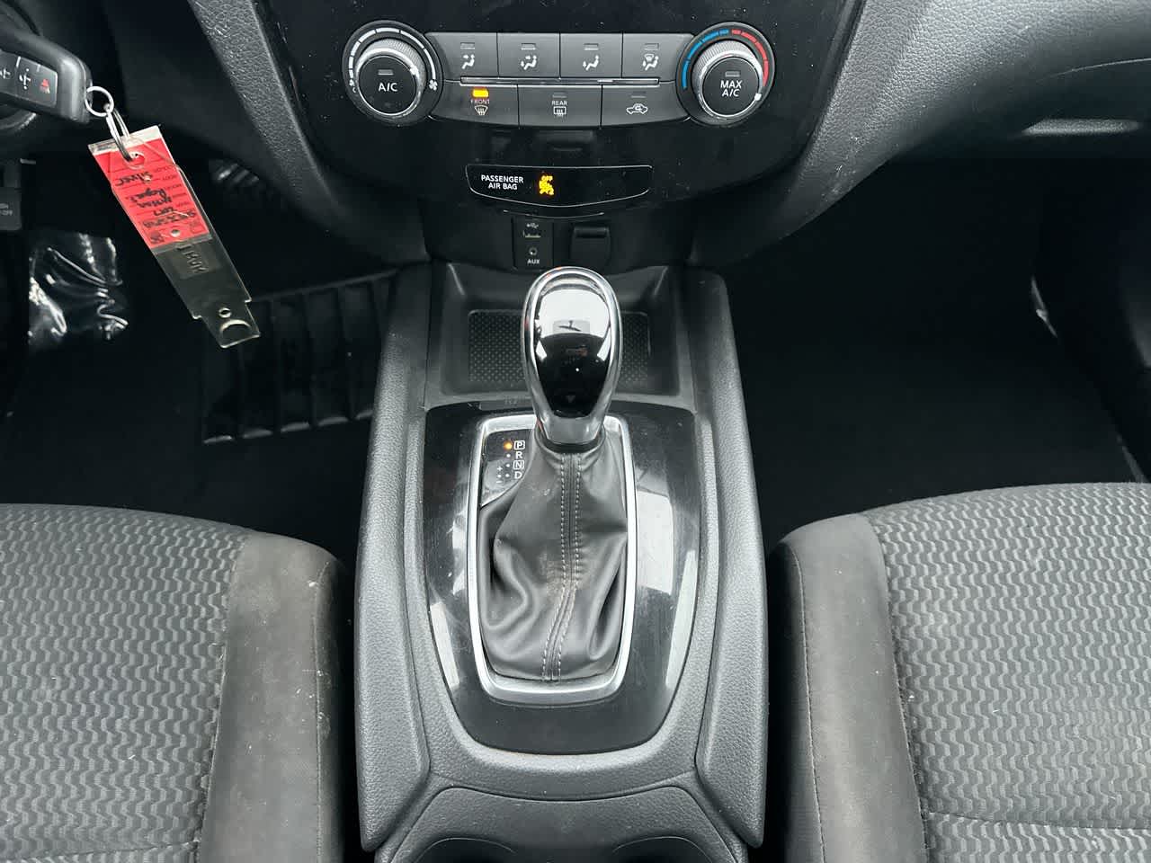 Thumbnail: 2017 Nissan Rogue Sport - 33