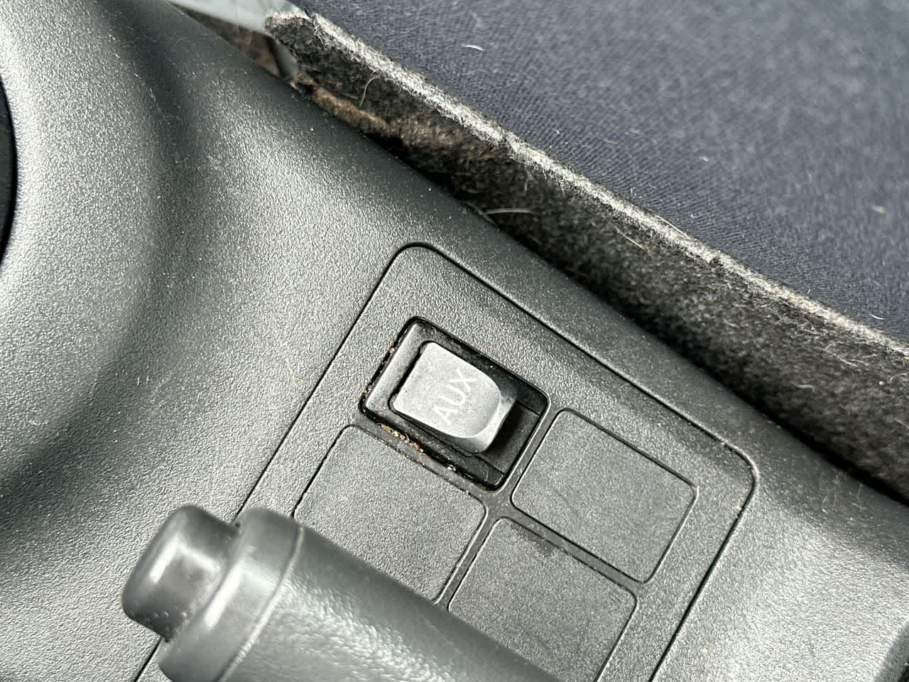 Thumbnail: 2010 Toyota Yaris - 29