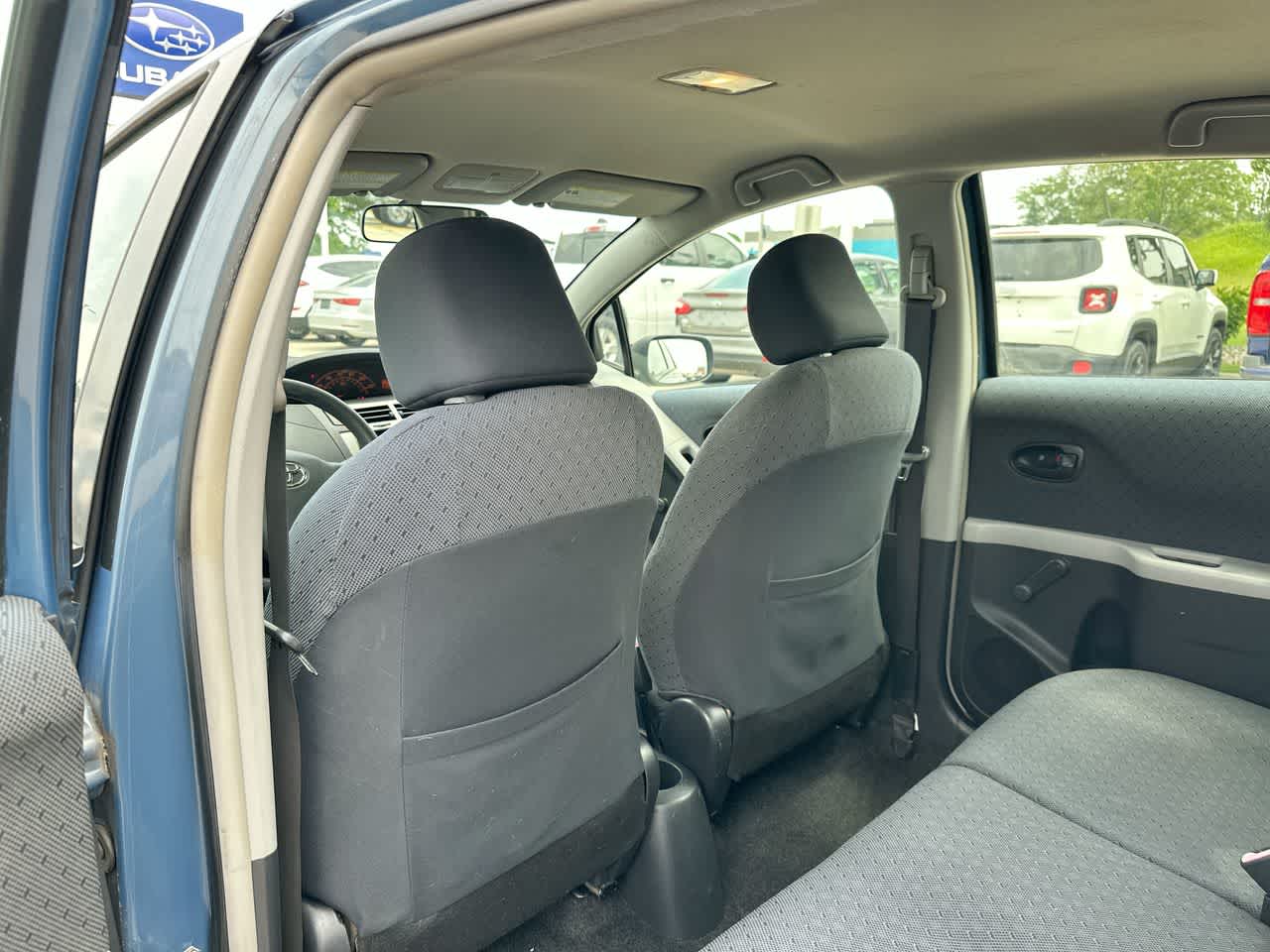 Thumbnail: 2010 Toyota Yaris - 23