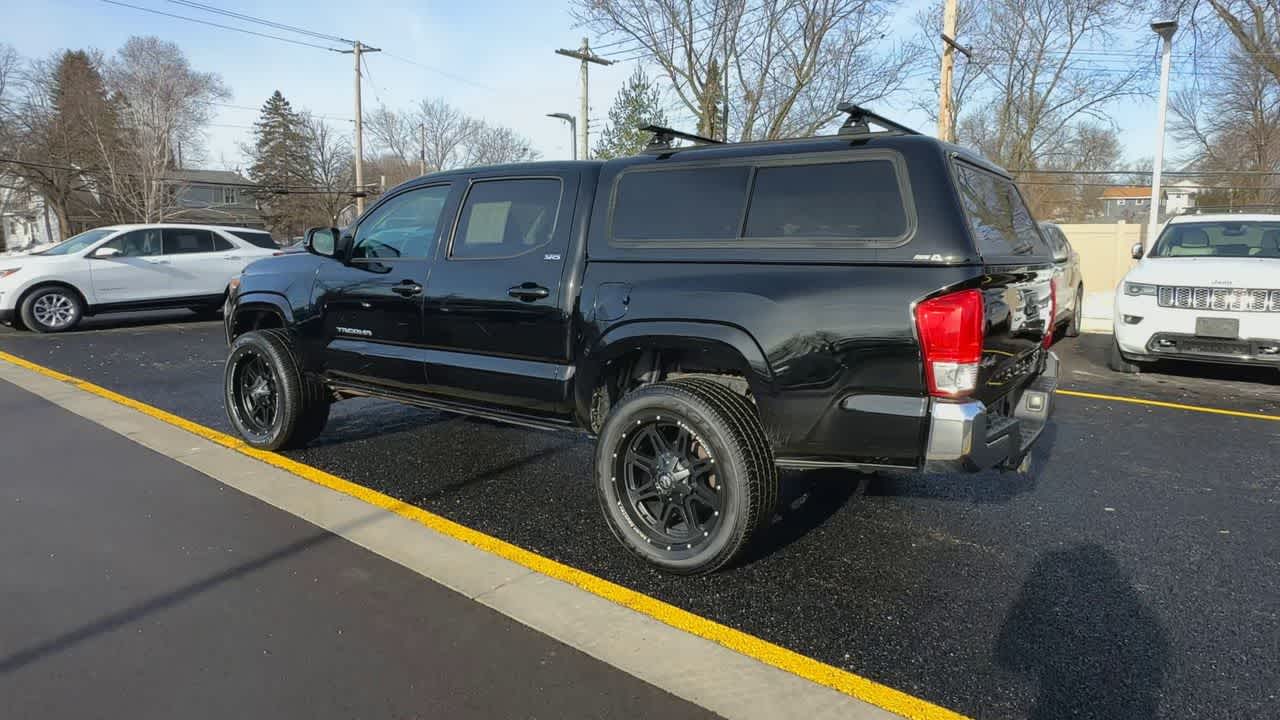 Thumbnail: 2016 Toyota Tacoma - 6